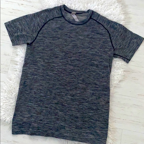 Lululemon lightweight tee - Picture 2 of 6